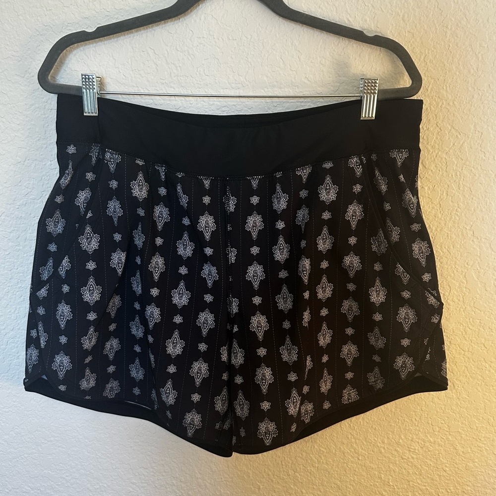 Lands' End Black Patterned Board Shorts